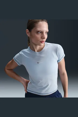 Nike Sportswear Chill Knit aansluitend kort T-shirt voor dames