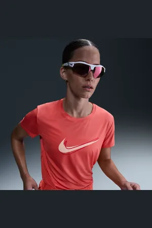 Nike One Swoosh Dri-FIT hardlooptop met korte mouwen voor dames
