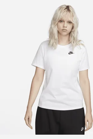 Nike Sportswear Club Essentials T-shirt voor dames