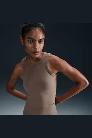 Nike One Fitted korte tanktop met Dri-FIT voor dames