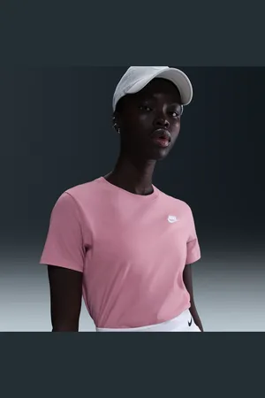 Nike Sportswear Club Essentials T-shirt voor dames