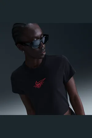 Nike Sportswear Chill Knit aansluitend kort T-shirt voor dames