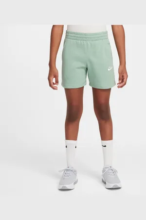 Nike Sportswear Club Fleece meisjesshorts van sweatstof (13 cm)