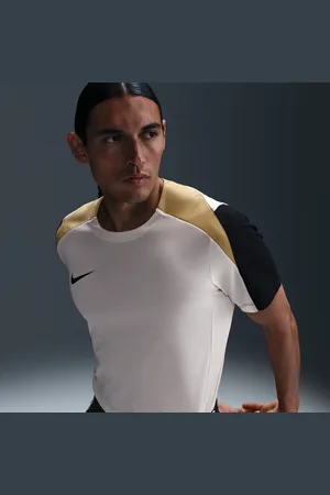 Nike Strike voetbaltop met Dri-FIT en korte mouwen voor heren