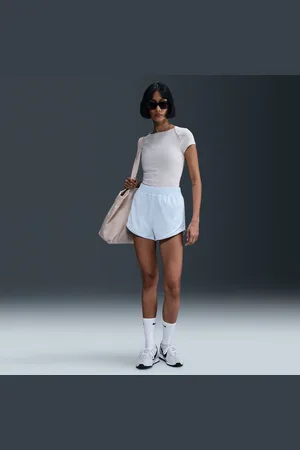 Nike Sportswear Collection damesshorts van keperstof met halfhoge taille