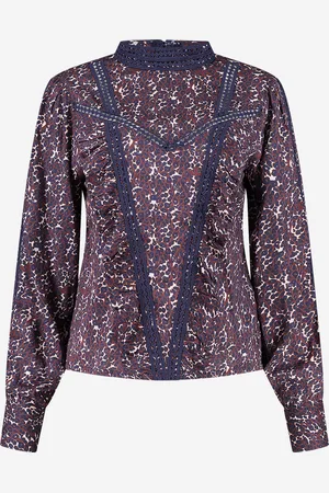 NIKKIE. Tape Flower Blouse