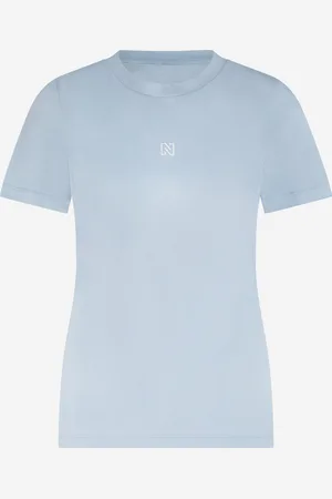 NIKKIE. Basic T-Shirt