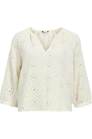 Object Broderie Anglaise Top