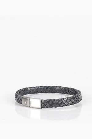 Steel & Barnett Sieraad
