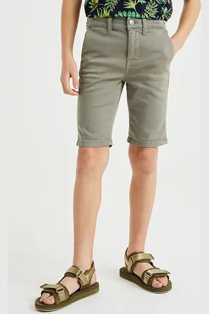 WE Fashion Short Greyish Green