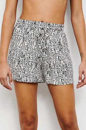 Femilet Nw Bo. Short Leo Neutral