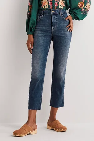 Boden Relaxed Straight Studded Jeans Den
