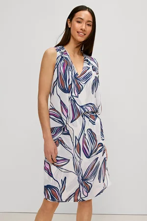 Comma, Dress White