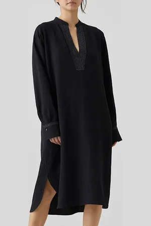 Closed Tunic Dresses Black