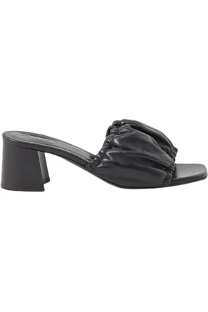 Closed Women Mule Shoes Black
