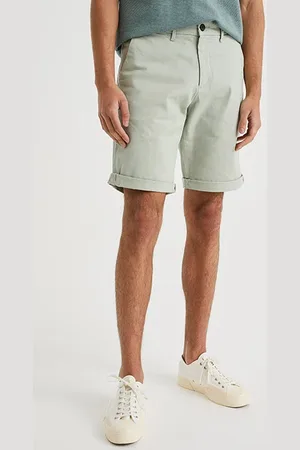 WE Fashion Short Mint Green
