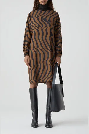 Closed Shift Shape Dresses Golden Wood