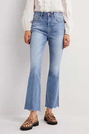 Boden Fitted Cropped Flare Jeans Den