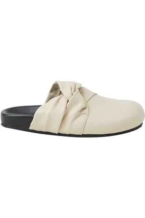 Closed Slipper Ecru