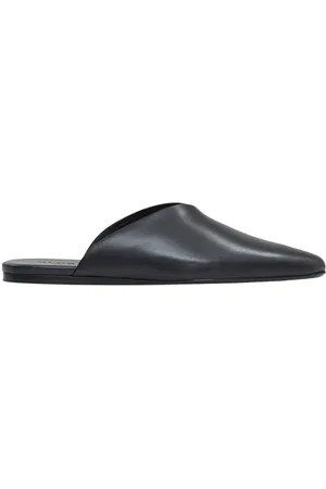 Closed Women Mule Black