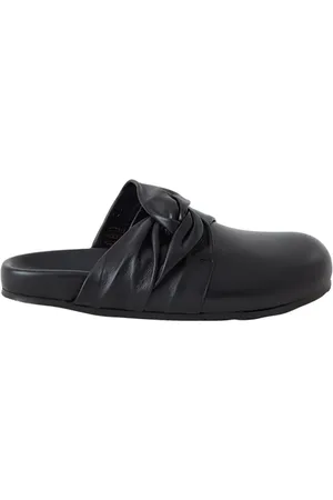 Closed Slipper Black