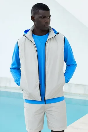 Wahts Riley | Tech Vest Neutral Sand