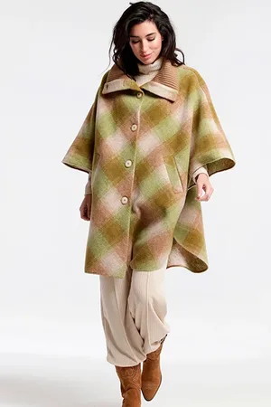 OKY Wool Check Lunes Cape With Buttons Green