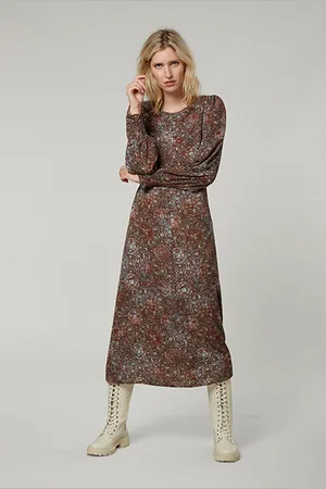 Summum Woman Dress Ornament Print P - Prints