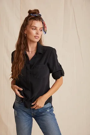 Bella Dahl Split Back Button Down Vintage Black