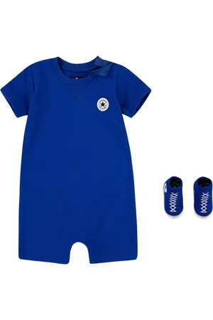 Baby converse deals clothes