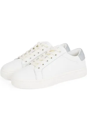Calvin Klein Plateausneakers CLASSIC CUPSOLE LOW OHB , veterschoen, lage schoen, vrijetijdsschoen met contrast aan de hak