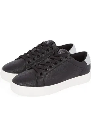 Calvin Klein Plateausneakers CLASSIC CUPSOLE LOW OHB , veterschoen, lage schoen, vrijetijdsschoen met contrast aan de hak