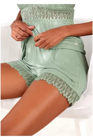 Lascana Pyjamashort met kanten details