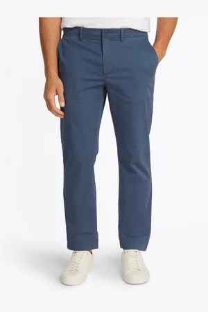Tommy Hilfiger Chino DENTON CHINO SATIN met achterzakken met knoop, logo-borduursel