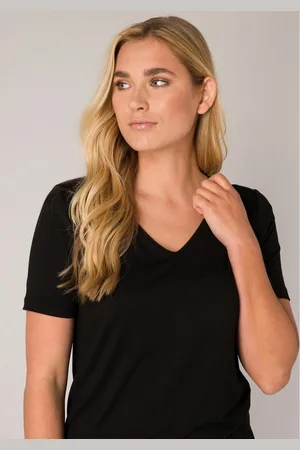 Base Level T-shirt Yanic met v-hals