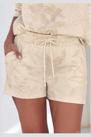 Lascana Relaxshorts met bloemen alloverprint, loungepak
