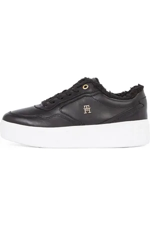 Tommy Hilfiger Plateausneakers ESSENTIAL PLATFORM SNEAKER FUR , vrijetijdsschoen, lage schoen, veterschoen met zijlijk th-logo
