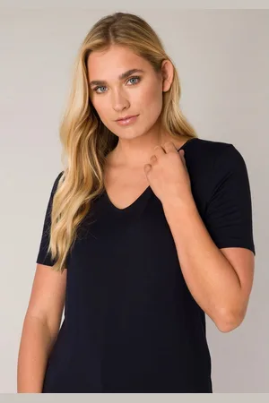 Base Level T-shirt Yanic met v-hals