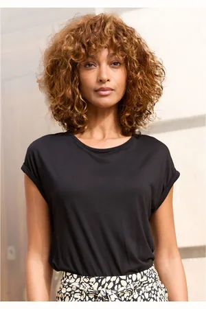 Lascana Shirt met korte mouwen met ronde halslijn, jersey stof, mouwomslag, basic