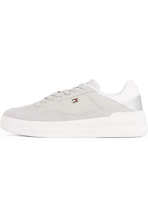 Tommy Hilfiger Plateausneakers ESSENT BASKET SNEAKER METALLIC vrijetijdsschoen, lage schoen, veterschoen met zijlogo-vlag
