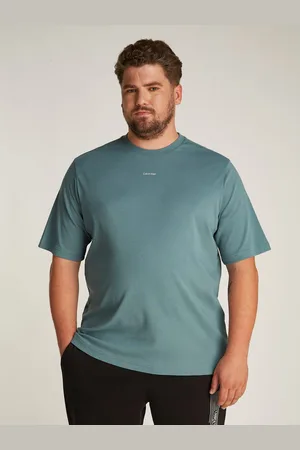 Calvin Klein T-shirt BT_NANO LOGO INTERLOCK T-SHIRT in grote maten met logo-opschrift