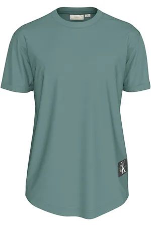 Calvin Klein T-shirt PLUS BADGE TURN UP SLEEVE in grote maten met logopatch