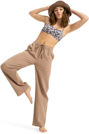 Roxy Strandbroek IS LIFE IN DESERT