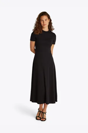 Tommy Hilfiger Midi-jurk MODERN F&F MIDI DRESS met logo-borduursel, met deelnaad