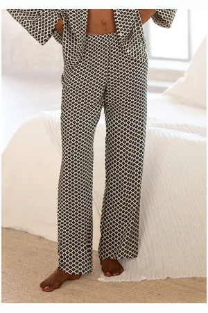 Lascana Pyjamabroek Met edel alloverpatroon