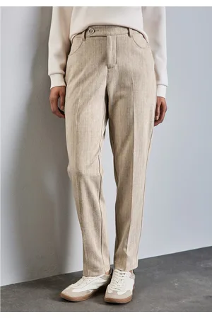Street one Chino met knoopdetail