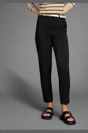 Laura Scott Chino met bijpassende riem