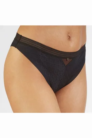 Lascana String van kant in moderne look met extra platte randen