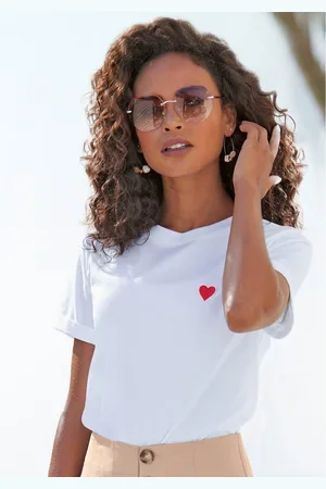Lascana T-shirt met schattige geborduurde hartjes, katoenen shirt met korte mouwen