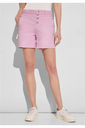 Street one Bermuda met decoratieve pas